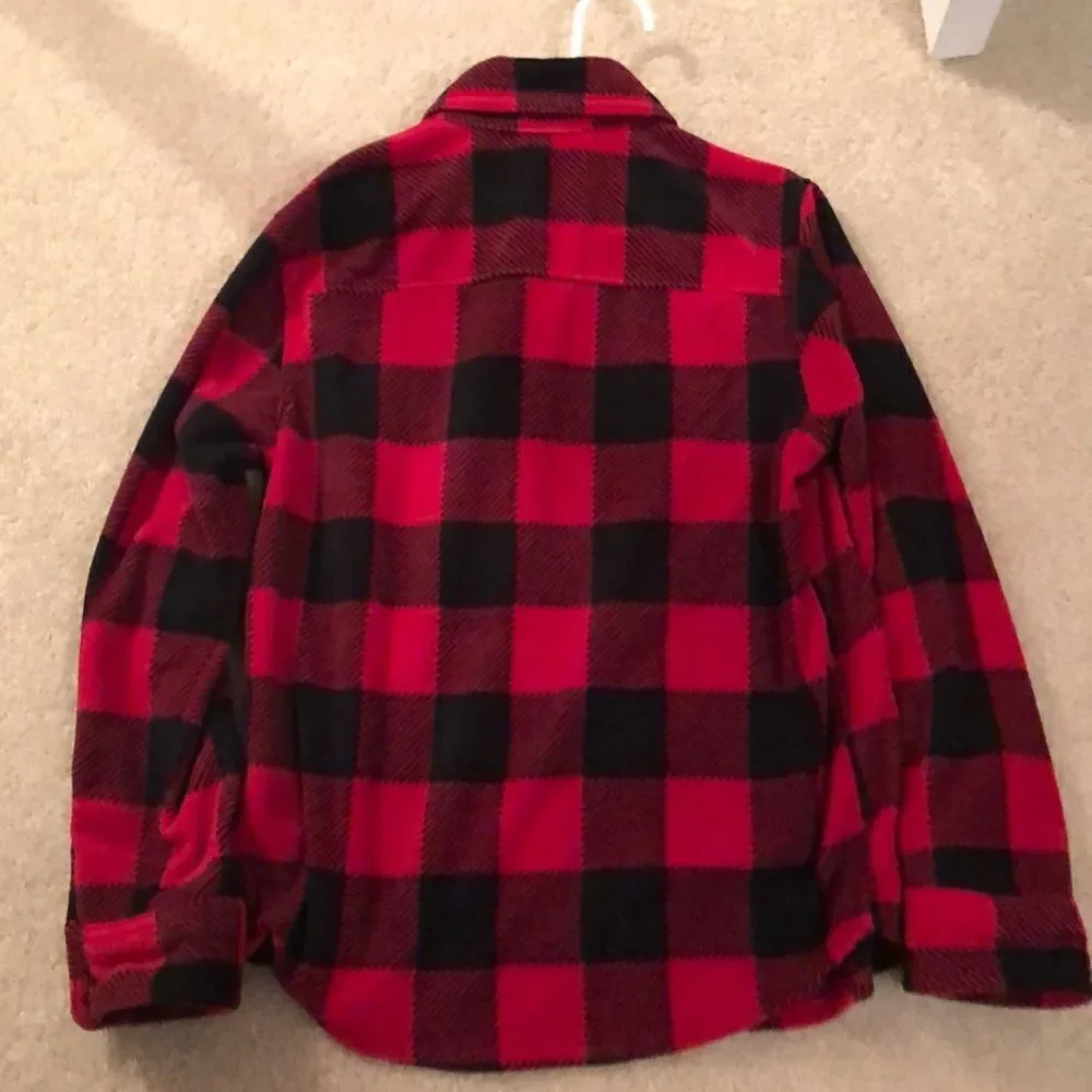 Boys Size 7/8 Red/Black fleece shirt